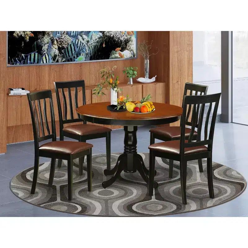 HomeStock 5-teiliges Esszimmerset, Tisch mit Massivholzplatte in Schwarz und Kirschbaum-Optik, inkl. 4 Stühlen