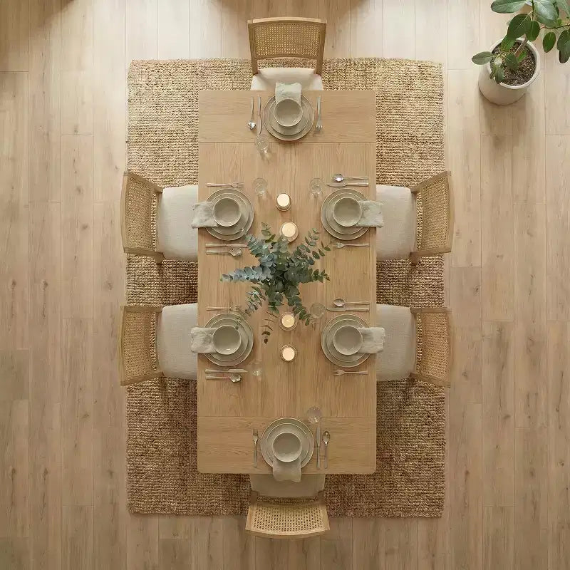 Modernes Esszimmerset für 6/8 Personen, platzsparender ausziehbarer Tisch, Stühle mit Rattanrückenlehne und beigen Polstern für Küche und Esszimmer - Panipeachy