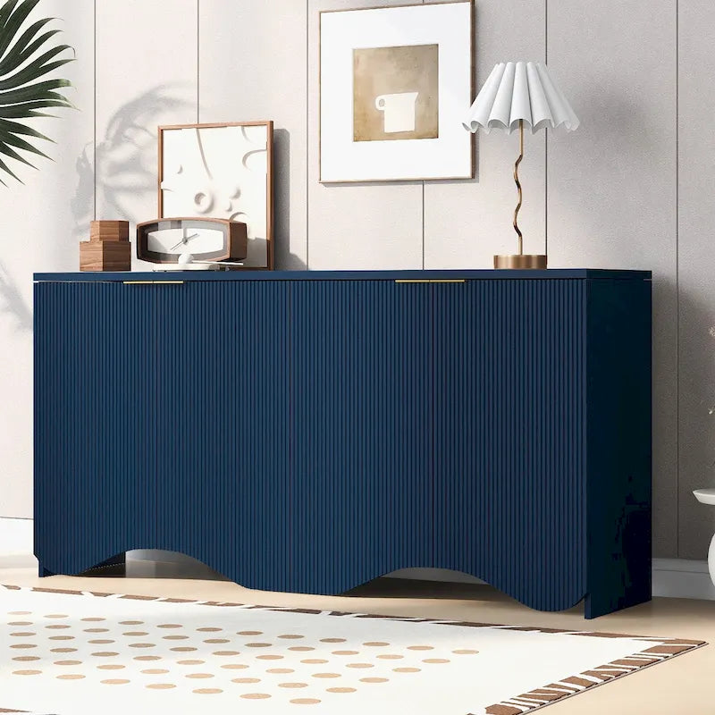 Vertikale Streifen und gewelltes Design eines viertürigen Schranks, geeignet für Flur, Diele, Wohnzimmer