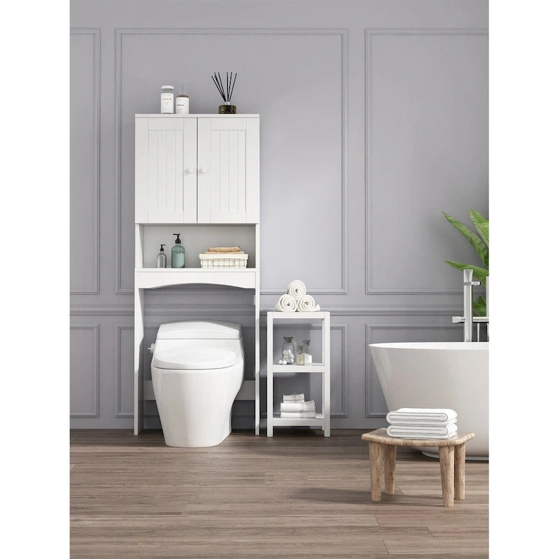 Weißer WC-Regalschrank mit Ablagen
